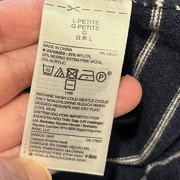 GAP Navy Blue and White Striped Sweater - Size L Petite - Picture 7 of 9